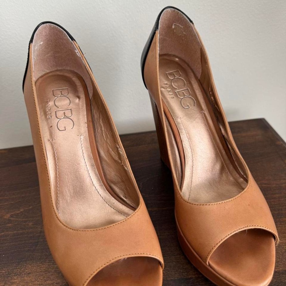 BCBG Colorblock Peeptoe Wedge Size 8 Y2K Genuine Leather - Picture 3 of 7